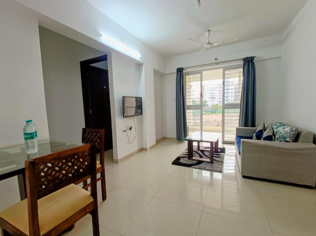 Ornate Service Apartments ปูเน่ ภายนอก รูปภาพ